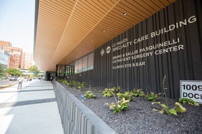 exterior of the UI Health Specialty Care Building